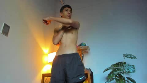 Snapshot of lucian_davii chatting on May 20, 2026, 12:33 pm Pirulo online show from May 20, 2026, 12:33 pm