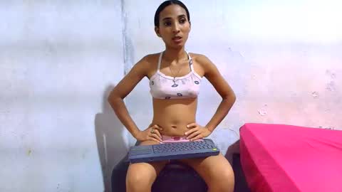 Snapshot of luciana_daza chatting on December 5, 2025, 4:21 am Luciana online show from December 5, 2025, 4:21 am