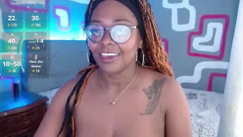 Snapshot of luciana_moraine chatting on November 19, 2025, 9:15 pm Luciana online show from November 19, 2025, 9:15 pm