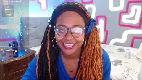 Snapshot of luciana_moraine chatting on November 21, 2025, 9:57 pm Luciana online show from November 21, 2025, 9:57 pm