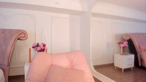 Luciana online show from December 18, 2025, 9:10 pm