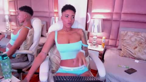  lucia wallace  online show from February 15, 2025, 3:42 am