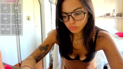 luciaxluna online show from March 9, 2026, 5:39 pm