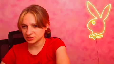 Lucie online show from December 13, 2025, 7:53 pm