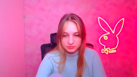 Lucie online show from December 21, 2025, 12:23 pm