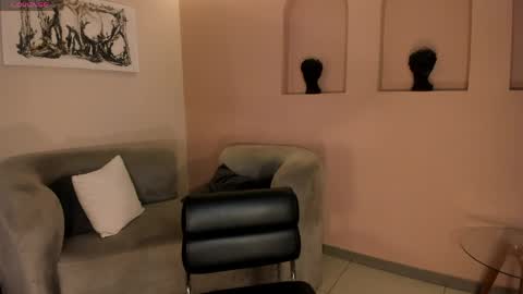 Lucie Martin online show from April 9, 2026, 7:41 pm