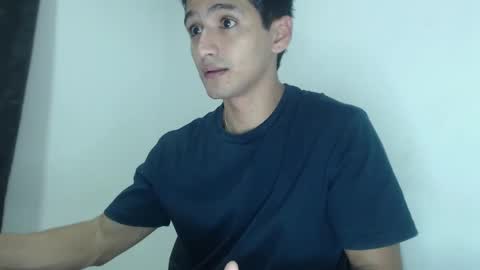 Snapshot of lucifferr_ chatting on February 23, 2025, 11:47 pm leonel online show from February 23, 2025, 11:47 pm