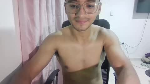 Snapshot of lucifferr_ chatting on February 3, 2026, 6:22 am leonel online show from February 3, 2026, 6:22 am