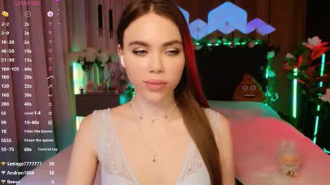 MimiFors online show from December 15, 2025, 5:06 pm