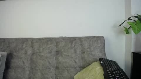 luciiana online show from May 4, 2026, 12:12 pm