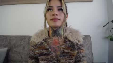 luciiana online show from May 12, 2026, 3:53 pm