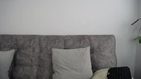 luciiana online show from May 15, 2026, 6:04 pm
