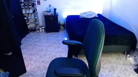 luciifer_hills online show from January 1, 2025, 6:06 pm