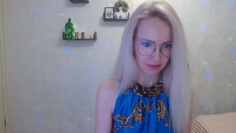 Snapshot of luckcristal chatting on March 28, 2026, 3:55 pm Arina online show from March 28, 2026, 3:55 pm