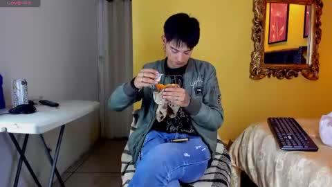 Snapshot of luckk_ chatting on June 13, 2026, 4:10 am luckk_ online show from June 13, 2026, 4:10 am