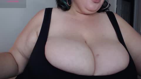 lucklucybbw online show from March 4, 2026, 12:38 am