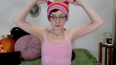 Jade online show from October 28, 2025, 12:19 pm