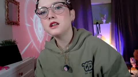 Jade online show from February 9, 2026, 3:10 am