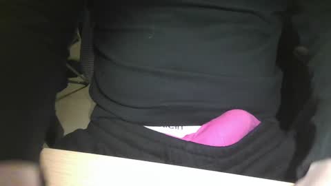 Snapshot of luckyluuk69 chatting on December 2, 2024, 7:25 am Luuk online show from December 2, 2024, 7:25 am