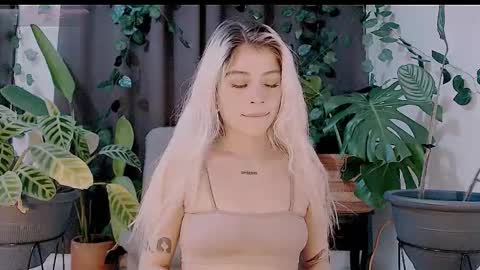 luckysapphire777 online show from October 31, 2025, 8:26 am