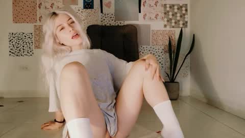 luckysapphire777 online show from March 11, 2026, 10:21 am