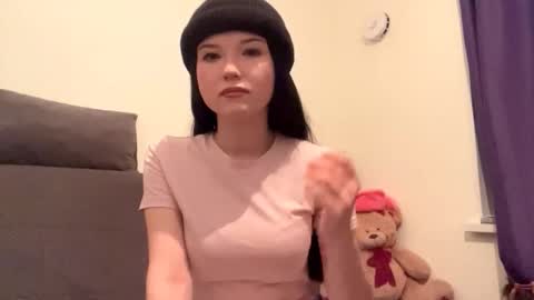 Snapshot of lucreciatout chatting on November 26, 2025, 5:03 pm Senya online show from November 26, 2025, 5:03 pm