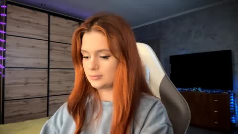 Snapshot of lucretiareisen chatting on April 1, 2026, 3:09 pm EmmaEmbers online show from April 1, 2026, 3:09 pm