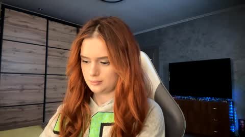 Snapshot of lucretiareisen chatting on April 5, 2026, 3:09 pm EmmaEmbers online show from April 5, 2026, 3:09 pm