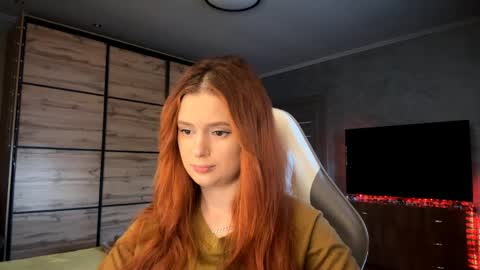 Snapshot of lucretiareisen chatting on April 6, 2026, 3:13 pm EmmaEmbers online show from April 6, 2026, 3:13 pm