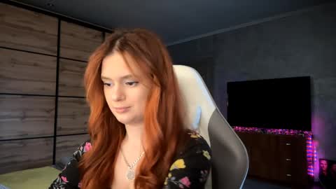Snapshot of lucretiareisen chatting on April 8, 2026, 3:12 pm EmmaEmbers online show from April 8, 2026, 3:12 pm