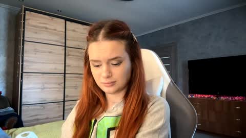 Snapshot of lucretiareisen chatting on April 14, 2026, 12:11 pm EmmaEmbers online show from April 14, 2026, 12:11 pm