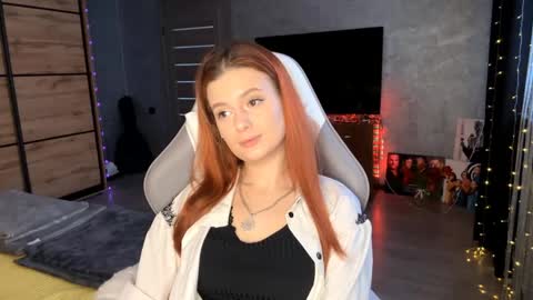 Snapshot of lucretiareisen chatting on April 17, 2026, 12:08 pm EmmaEmbers online show from April 17, 2026, 12:08 pm