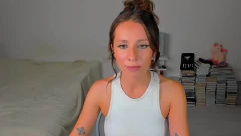 lucy__ray online show from September 16, 2025, 8:10 pm