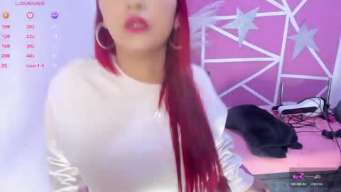 lucy_beatifull online show from March 22, 2026, 11:46 am