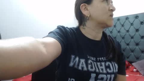 Snapshot of lucy_chanel chatting on February 9, 2025, 8:56 pm lucy online show from February 9, 2025, 8:56 pm