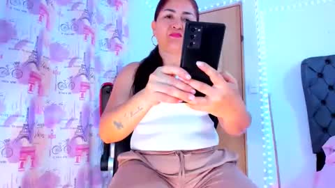 Snapshot of lucy_chanell chatting on May 25, 2026, 12:27 am lucy online show from May 25, 2026, 12:27 am