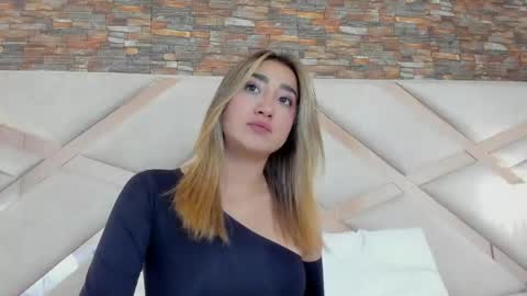 lucy_davies_ online show from May 4, 2026, 11:28 am