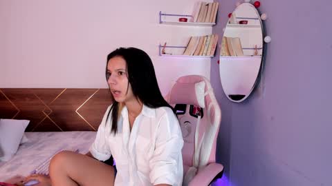 Snapshot of lucy_ferreiraa chatting on December 8, 2024, 4:25 am Your Lucy online show from December 8, 2024, 4:25 am
