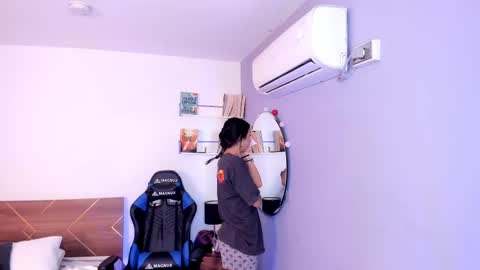 Snapshot of lucy_ferreiraa chatting on February 11, 2025, 10:04 am Your Lucy online show from February 11, 2025, 10:04 am