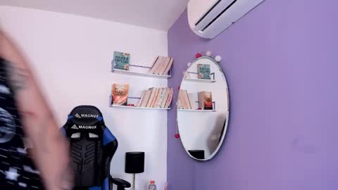 Snapshot of lucy_ferreiraa chatting on February 27, 2025, 9:54 am Your Lucy online show from February 27, 2025, 9:54 am