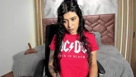 Lucy Greys online show from October 21, 2025, 11:55 am