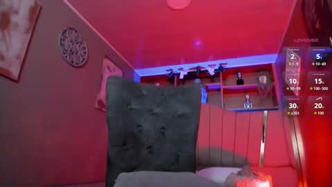 Snapshot of lucy_williiams chatting on October 2, 2025, 11:50 am Lucy  online show from October 2, 2025, 11:50 am