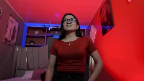 Snapshot of lucy_williiams chatting on October 27, 2025, 12:20 pm Lucy  online show from October 27, 2025, 12:20 pm