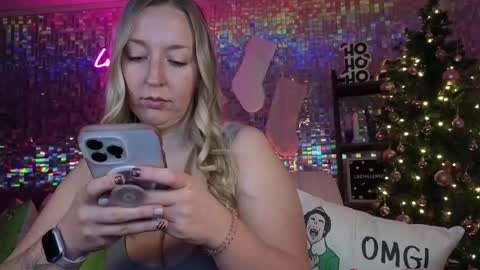 Snapshot of lucyallen4201 chatting on December 20, 2025, 11:50 am lucyallen4201 online show from December 20, 2025, 11:50 am