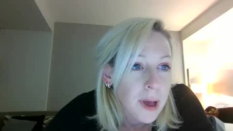 Snapshot of lucyloveslookers78240 chatting on December 4, 2024, 3:15 am Lucy Loves Lookers online show from December 4, 2024, 3:15 am