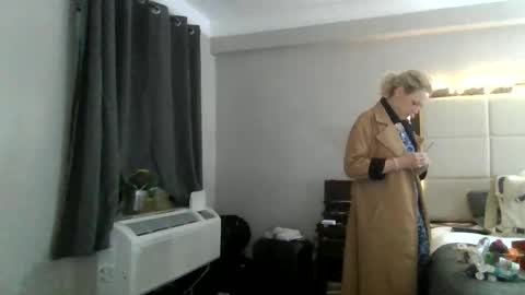 Snapshot of lucyloveslookers78240 chatting on January 18, 2025, 1:30 am Lucy Loves Lookers online show from January 18, 2025, 1:30 am