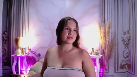 Snapshot of lucymilky chatting on September 9, 2025, 2:22 am Lucy  online show from September 9, 2025, 2:22 am