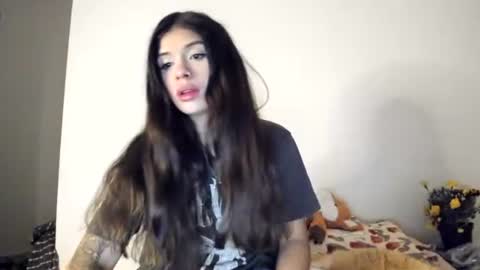lucyportman online show from May 16, 2026, 5:59 am
