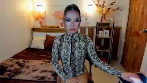 Snapshot of lucyvane chatting on February 19, 2026, 3:52 pm lucyvane online show from February 19, 2026, 3:52 pm