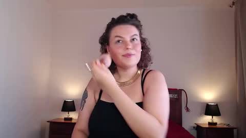 Call me Lucy online show from October 21, 2025, 6:36 am